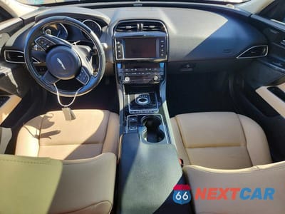 Zdjęcie 8 z 12 samochodu: 2017 JAGUAR XE PREMIUM VIN:SAJAJ4BVXHA958474 - miniatura