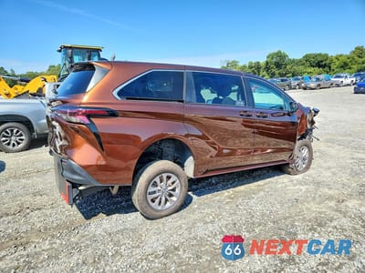 Trzecie zdjęcie samochodu z tyłu: 2024 TOYOTA SIENNA LE VIN:5TDKRKEC0RS207611 - miniatura
