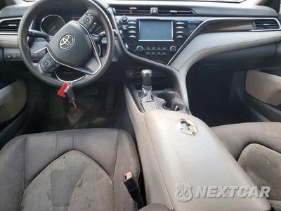 Zdjęcie 8 z 12 samochodu: 2018 TOYOTA CAMRY LE VIN:4T1B11HK5JU084758 - miniatura