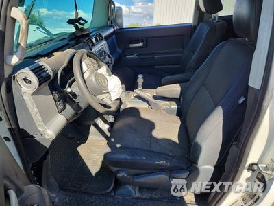 Zdjęcie 7 z 14 samochodu: 2011 TOYOTA FJ CRUISER BASE VIN:JTEBU4BFXBK113396 - miniatura