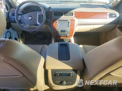 Zdjęcie 8 z 13 samochodu: 2014 CHEVROLET SUBURBAN C1500 LTZ VIN:1GNSCKE09ER184465 - miniatura
