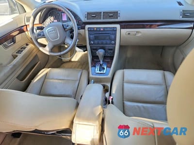 Zdjęcie 8 z 12 samochodu: 2008 AUDI A4 2.0T VIN:WAUAF78E68A009414 - miniatura