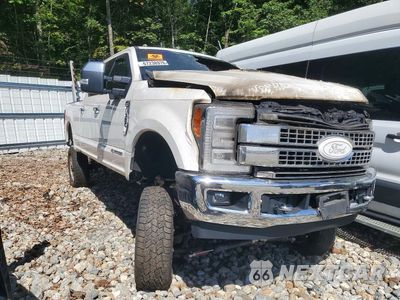 Czwarte zdjęcie samochodu z boku: 2019 FORD F350 SUPER DUTY VIN:1FT8W3BT8KEG14763 - miniatura