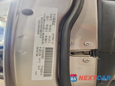Zdjęcie 12 z 12 samochodu: 2017 CHRYSLER 300C VIN:2C3CCAKG5HH586937 - miniatura