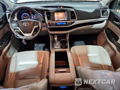 Zdjęcie 8 z 13 samochodu: 2015 TOYOTA HIGHLANDER XLE VIN:5TDJKRFH2FS134434 - miniatura