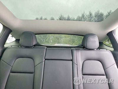 Zdjęcie 10 z 13 samochodu: 2023 TESLA MODEL Y VIN:7SAYGDEE2PF782228 - miniatura