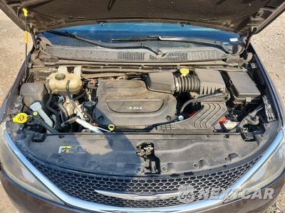 Zdjęcie 12 z 13 samochodu: 2017 CHRYSLER PACIFICA TOURING L VIN:2C4RC1BG6HR676341 - miniatura
