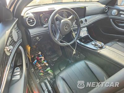 Zdjęcie 8 z 12 samochodu: 2017 MERCEDES-BENZ E 300 4MATIC VIN:WDDZF4KB9HA220020 - miniatura