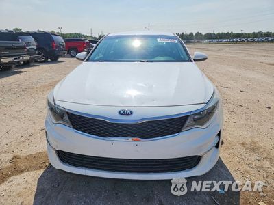Piąte zdjęcie samochodu w środku: 2017 KIA OPTIMA LX VIN:5XXGT4L36HG169369 - miniatura