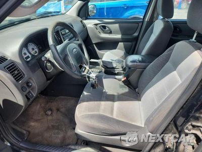 Zdjęcie 7 z 13 samochodu: 2005 FORD ESCAPE XLS VIN:1FMYU02Z15KB16818 - miniatura