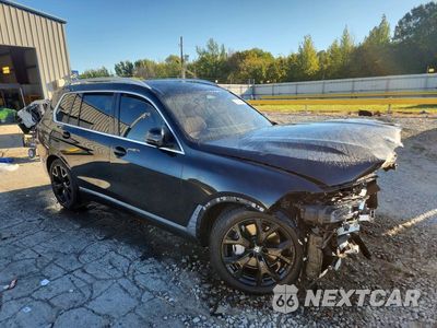 Czwarte zdjęcie samochodu z boku: 2023 BMW X7 XDRIVE40I VIN:5UX23EM09P9N57162 - miniatura