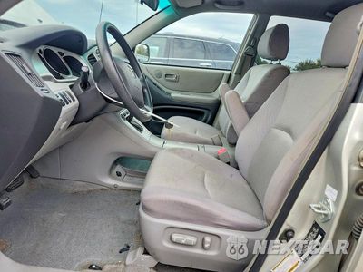 Zdjęcie 7 z 13 samochodu: 2004 TOYOTA HIGHLANDER BASE VIN:JTEEP21A640006701 - miniatura