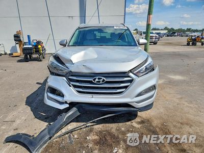 Piąte zdjęcie samochodu w środku: 2017 HYUNDAI TUCSON SE VIN:KM8J3CA44HU388395 - miniatura