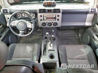 Zdjęcie 8 z 13 samochodu: 2007 TOYOTA FJ CRUISER BASE VIN:JTEBU11F970036104 - miniatura