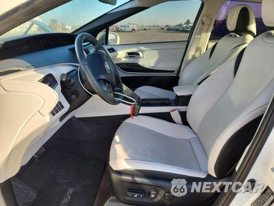 Zdjęcie 7 z 12 samochodu: 2017 TOYOTA MIRAI BASE VIN:JTDBVRBD2HA002031 - miniatura