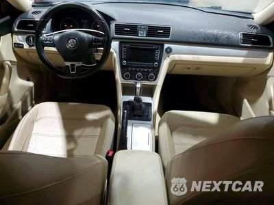 Zdjęcie 8 z 12 samochodu: 2012 VOLKSWAGEN PASSAT SE VIN:1VWBP7A35CC026888 - miniatura