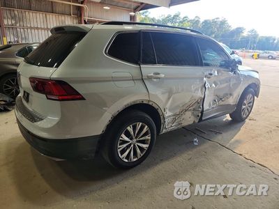 Trzecie zdjęcie samochodu z tyłu: 2019 VOLKSWAGEN TIGUAN SE VIN:3VV3B7AX7KM017455 - miniatura