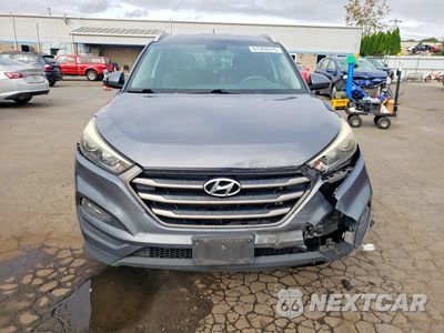 Piąte zdjęcie samochodu w środku: 2016 HYUNDAI TUCSON SE VIN:KM8J3CA4XGU139212 - miniatura