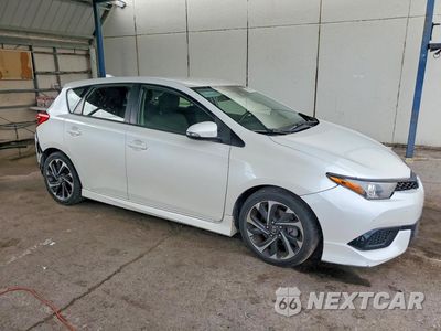 Czwarte zdjęcie samochodu z boku: 2018 TOYOTA COROLLA IM BASE VIN:JTNKARJE2JJ569900 - miniatura