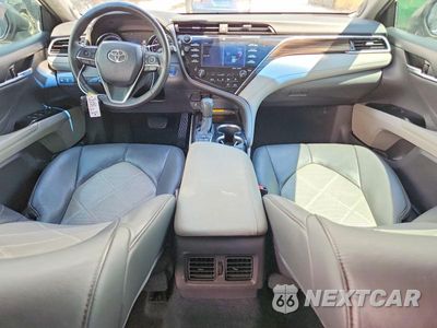 Zdjęcie 8 z 12 samochodu: 2018 TOYOTA CAMRY HYBRID XLE VIN:4T1B21HK6JU505626 - miniatura