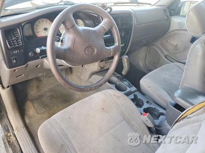 Zdjęcie 8 z 13 samochodu: 2002 TOYOTA TACOMA XTRACAB PRERUNNER VIN:5TESM92N92Z125382 - miniatura