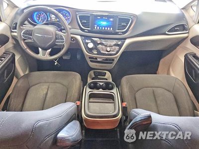 Zdjęcie 8 z 13 samochodu: 2018 CHRYSLER PACIFICA TOURING PLUS VIN:2C4RC1FG4JR115751 - miniatura
