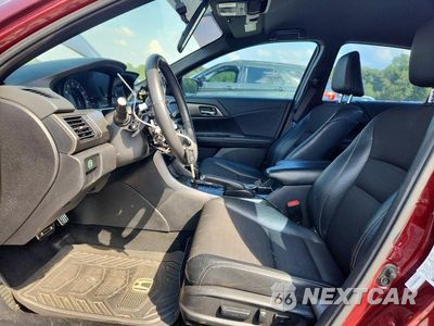 Zdjęcie 7 z 12 samochodu: 2017 HONDA ACCORD SPORT VIN:1HGCR2F56HA301431 - miniatura