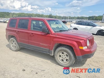Czwarte zdjęcie samochodu z boku: 2016 JEEP PATRIOT SPORT VIN:1C4NJPBB1GD755509 - miniatura