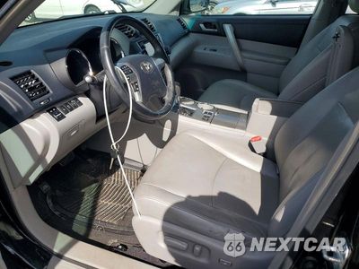 Zdjęcie 7 z 13 samochodu: 2013 TOYOTA HIGHLANDER SE VIN:5TDBK3EH2DS275178 - miniatura