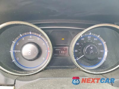 Zdjęcie 9 z 13 samochodu: 2012 HYUNDAI SONATA LIMITED 2.0T VIN:5NPEC4AB1CH432706 - miniatura