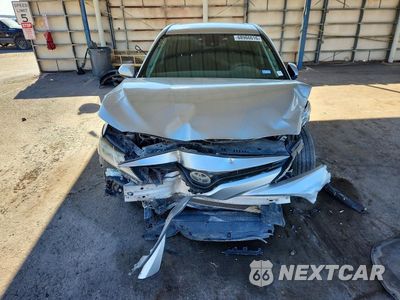 Piąte zdjęcie samochodu w środku: 2018 TOYOTA CAMRY LE VIN:4T1B11HK5JU055891 - miniatura