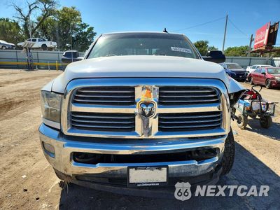 Piąte zdjęcie samochodu w środku: 2017 RAM 3500 SLT VIN:3C63R3HL5HG646944 - miniatura