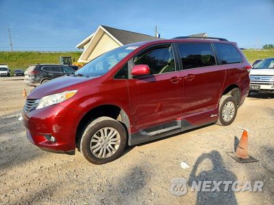 2014 TOYOTA SIENNA XLE 8-PASSENGER 5TDYK3DC9ES496262 - główne zdjęcie licytacji z USA - miniatura