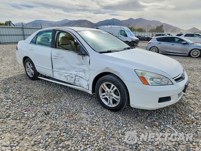 Czwarte zdjęcie samochodu z boku: 2006 HONDA ACCORD SE VIN:1HGCM56306A128467 - miniatura