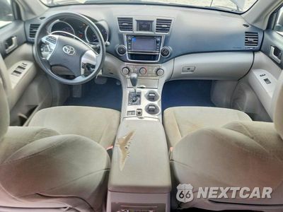 Zdjęcie 8 z 13 samochodu: 2013 TOYOTA HIGHLANDER PLUS VIN:5TDZA3EH9DS046207 - miniatura