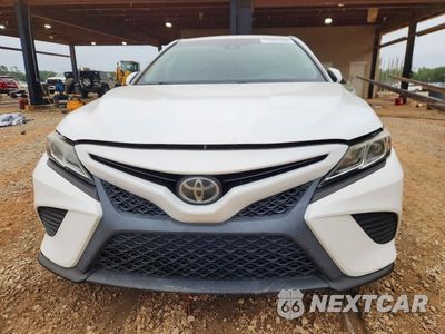 Piąte zdjęcie samochodu w środku: 2018 TOYOTA CAMRY SE VIN:4T1B11HK2JU085785 - miniatura