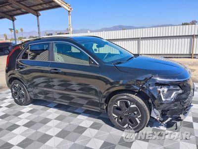 Czwarte zdjęcie samochodu z boku: 2024 KIA NIRO WIND VIN:KNDCR3L12R5121315 - miniatura