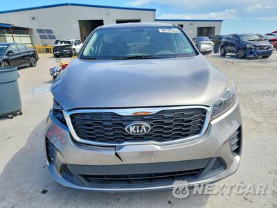 Piąte zdjęcie samochodu w środku: 2019 KIA SORENTO LX V6 VIN:5XYPGDA58KG442131 - miniatura