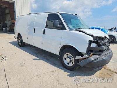 Czwarte zdjęcie samochodu z boku: 2018 CHEVROLET EXPRESS G2500 VIN:1GCWGBFPXJ1238195 - miniatura