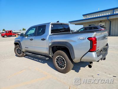 Drugie zdjęcie samochodu z przodu: 2025 TOYOTA TACOMA TRD OFF-ROAD VIN:3TMLB5JNXSM094144 - miniatura