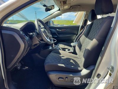 Zdjęcie 7 z 13 samochodu: 2017 NISSAN ROGUE SPORT SV VIN:JN1BJ1CR7HW114501 - miniatura