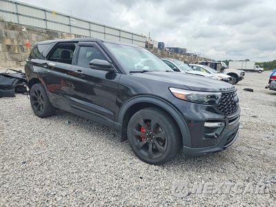 Czwarte zdjęcie samochodu z boku: 2022 FORD EXPLORER ST VIN:1FM5K8GC7NGA20156 - miniatura