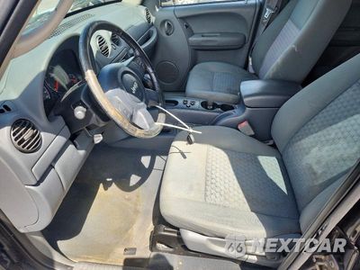 Zdjęcie 7 z 12 samochodu: 2005 JEEP LIBERTY SPORT VIN:1J8GK48KX5W516496 - miniatura