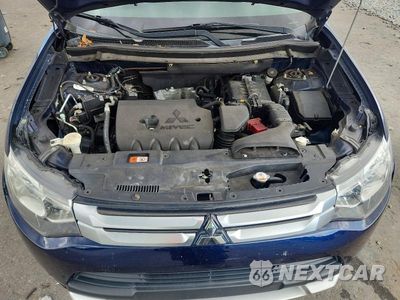 Zdjęcie 12 z 13 samochodu: 2015 MITSUBISHI OUTLANDER SE VIN:JA4AD3A35FZ013330 - miniatura