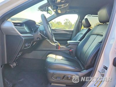 Zdjęcie 7 z 12 samochodu: 2025 JEEP GRAND CHEROKEE LIMITED VIN:1C4RJHBG2SC335260 - miniatura