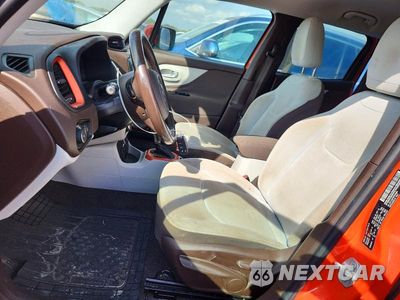 Zdjęcie 7 z 12 samochodu: 2016 JEEP RENEGADE LATITUDE VIN:ZACCJABT6GPD84944 - miniatura