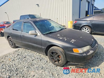 Czwarte zdjęcie samochodu z boku: 1995 HONDA ACCORD LX VIN:1HGCD5538SA044151 - miniatura