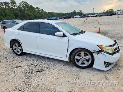 Czwarte zdjęcie samochodu z boku: 2014 TOYOTA CAMRY SE VIN:4T1BF1FK2EU377589 - miniatura