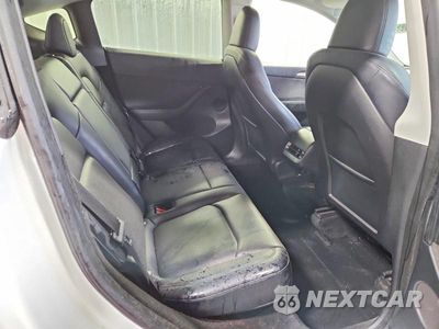 Zdjęcie 10 z 12 samochodu: 2023 TESLA MODEL Y VIN:7SAYGDEE7PF755574 - miniatura