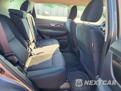 Zdjęcie 10 z 12 samochodu: 2017 NISSAN ROGUE S VIN:KNMAT2MT7HP613098 - miniatura